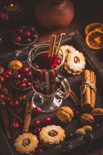 Vino Rimuginato Con Mirtillo Spezie Biscotti Natalizi Candele — Foto Stock