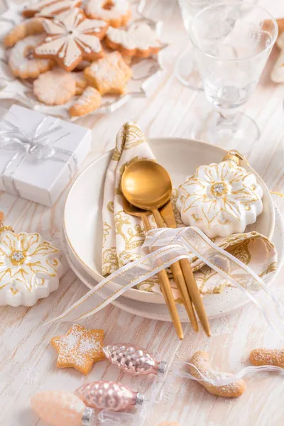 Apparecchiatura Del Posto Tavola Natale Decorata Con Ornamenti Pan Zenzero — Foto Stock