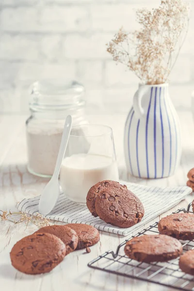 Double Chocolate Cookies Milk Kitche Table — Stockfoto