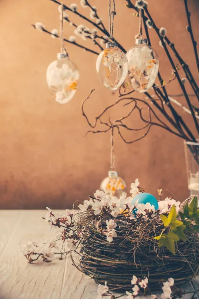 Nest Easter Eggs Blooming Branches Pussy Willow Branches Decorated Vintage — Stok fotoğraf