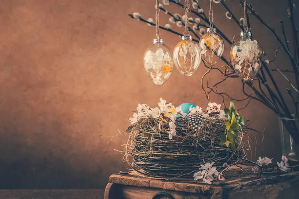 Nest Easter Eggs Blooming Branches Pussy Willow Branches Decorated Vintage — Fotografia de Stock