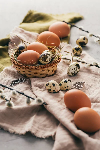 Eggs Quail Eggs Easter Blooming Pussy Willow Branches Wooden Background — Stock Photo, Image