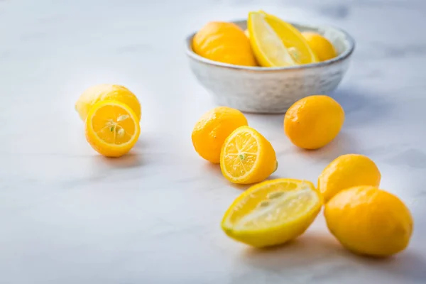 Small Citrus Fruits Limequat Bowl Table — 스톡 사진