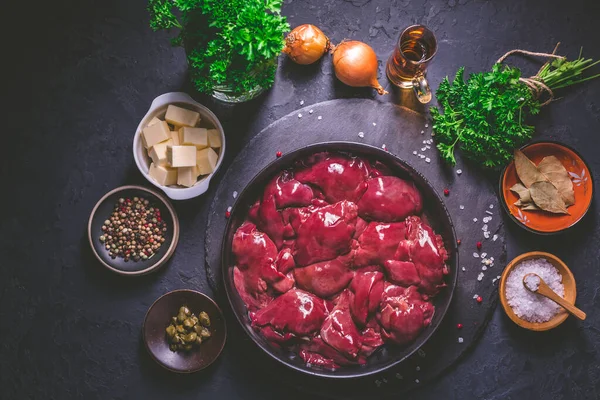 Fígado Cru Frango Com Ingredientes Cozinha Para Fígado Patê Ervas — Fotografia de Stock