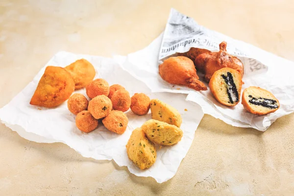 Comida Para Dedos Comida Callejera Surtido Bolas Arroz Arancini Bolas — Foto de Stock