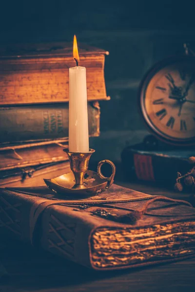 촛불로 양피지 — 스톡 사진