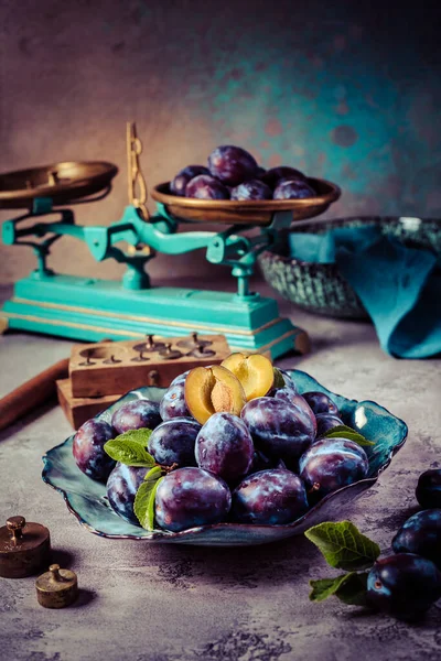 Freshly Picked Prune Plums Zwetschgen Fruits Bowl — Stockfoto