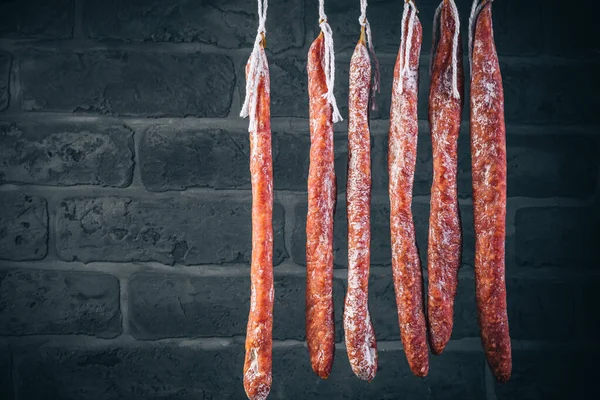 Spaanse Salami Fuet Gedroogde Natuurlijke Gefermenteerde Worsten — Stockfoto