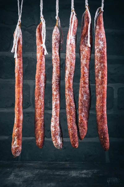 Spaanse Salami Fuet Gedroogde Natuurlijke Gefermenteerde Worsten — Stockfoto