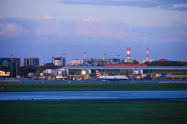 uçağı ele warsaw airport, 21 Eylül 2013