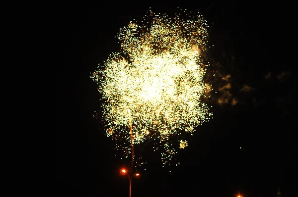 Springbrunnen-Show mit Feuerwerk — Stockfoto