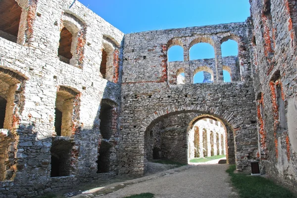 Ruinas del castillo —  Fotos de Stock