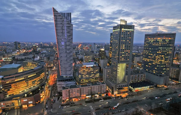 Життя ніч міста Варшава — стокове фото