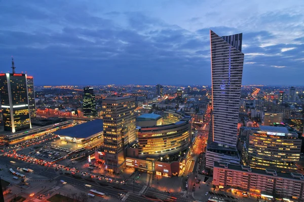 Життя ніч міста Варшава — стокове фото