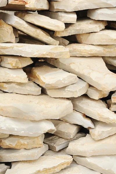Tumpukan batu paving datar, batu kapur — Stok Foto