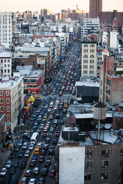 Trafik jam Manhattan bir sokakta — Stok fotoğraf