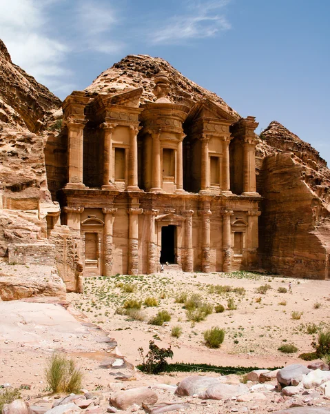 Restos de um templo antigo em Petra — Fotografia de Stock