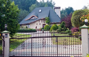 Evi geri