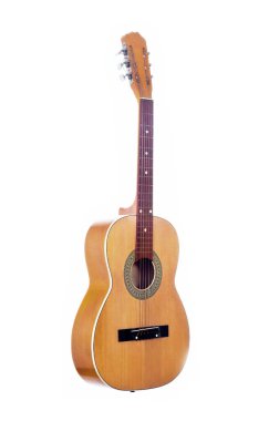 Beyaz arkaplanda izole edilmiş akustik gitar