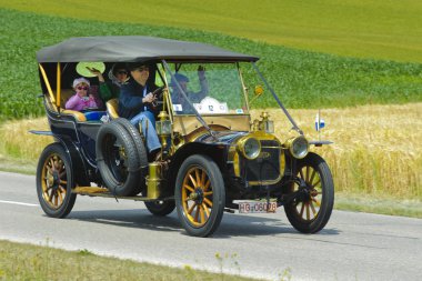 Oldtimer araba ralli