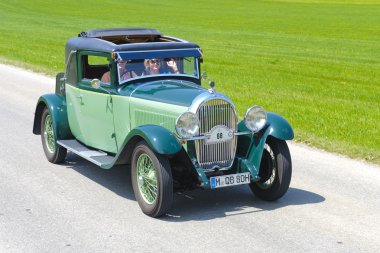 Oldtimer araba ralli