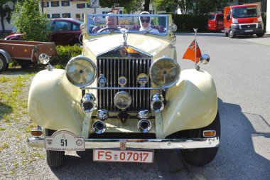 Oldtimer araba ralli