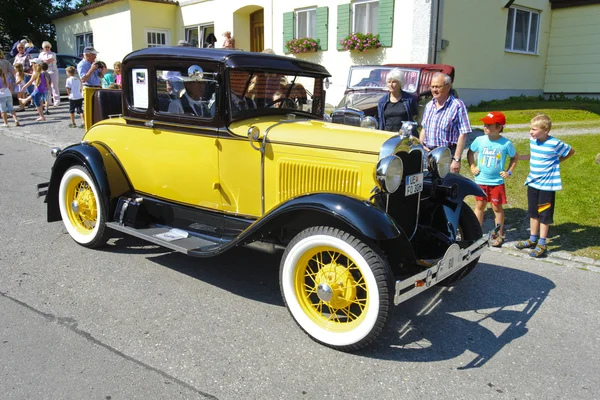 Oldtimer araba ralli — Stok fotoğraf