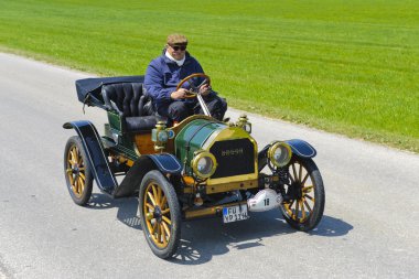 Oldtimer araba ralli