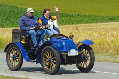 Oldtimer araba ralli