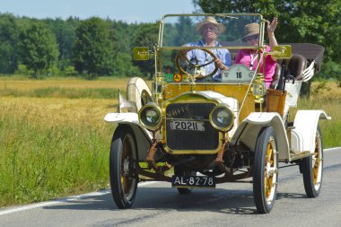 Oldtimer araba ralli