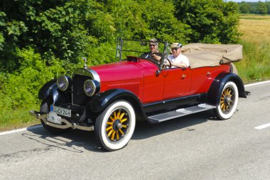 Oldtimer araba ralli