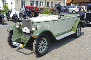 Oldtimer araba ralli