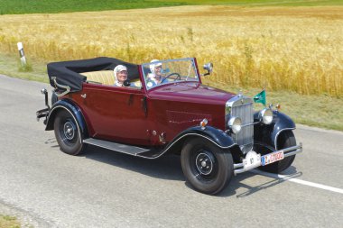 Oldtimer araba ralli