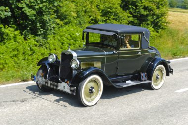 Oldtimer araba ralli