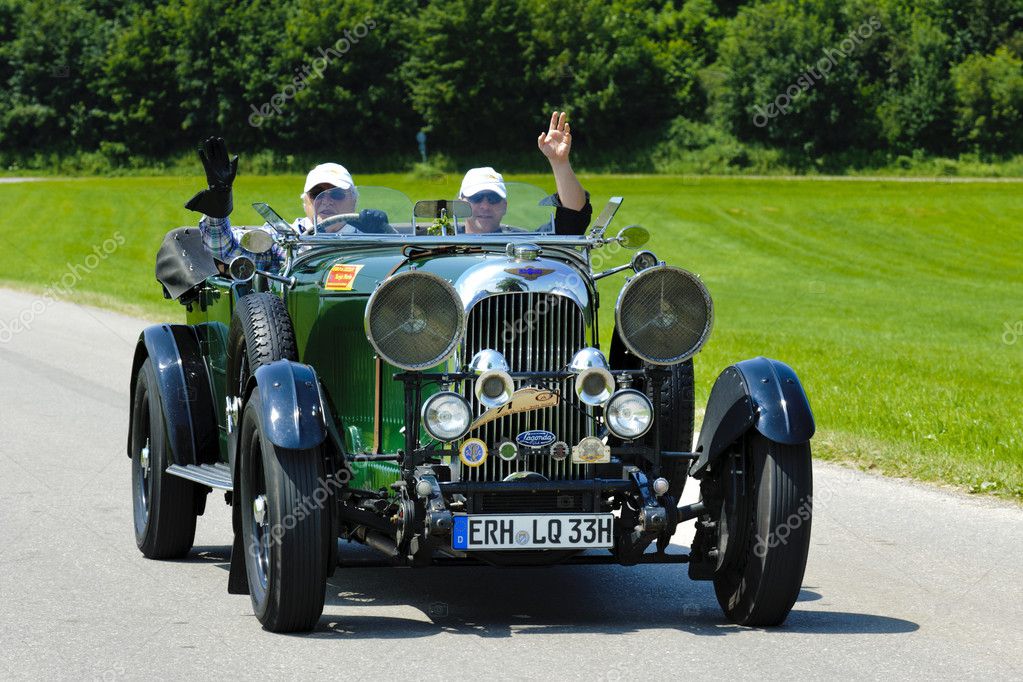 Oldtimer car rally Stock Editorial Photo © filmfoto 28567199