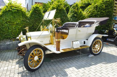 Oldtimer araba ralli