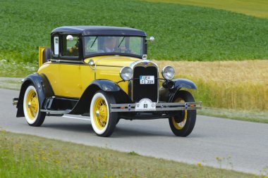 Oldtimer araba ralli