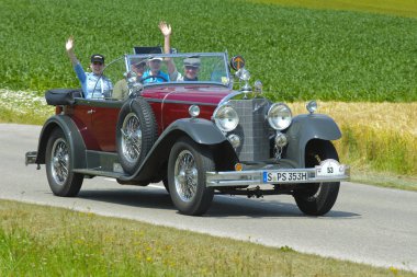 Oldtimer araba ralli