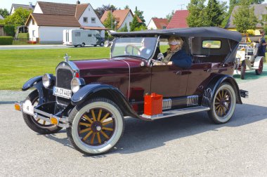 Oldtimer araba ralli