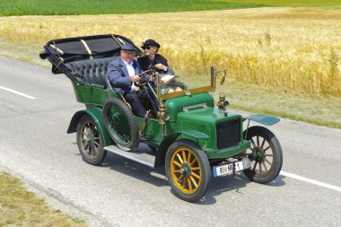 Oldtimer araba ralli