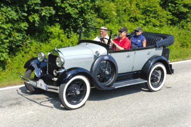 Oldtimer araba ralli