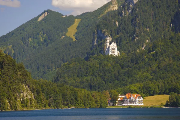 Panorama landscape in Bavaria with castle Neuschwanstein — Stock Photo, Image