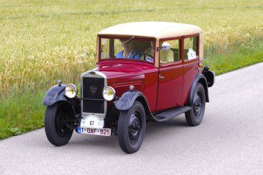 Kıdemli arabalar için miting