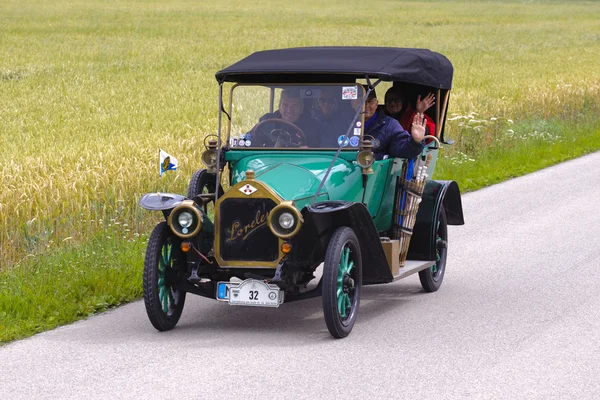 Rally para carros veteranos — Fotografia de Stock