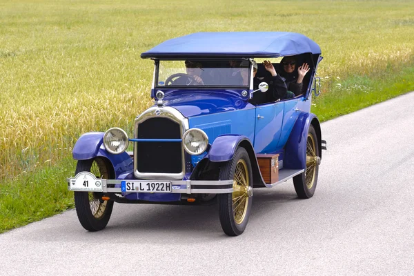 Rally para carros veteranos — Fotografia de Stock