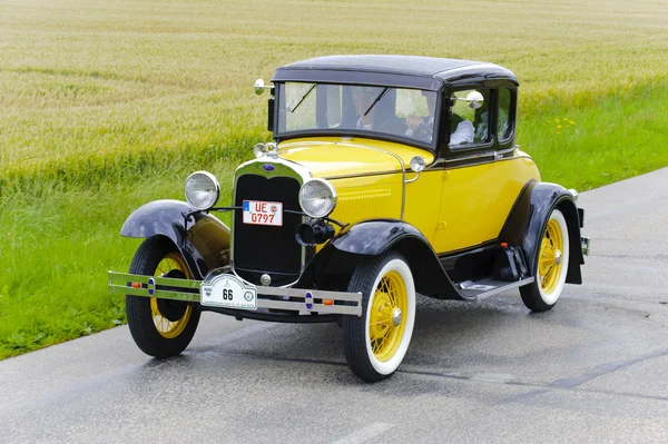 Rally for veteran cars — Stock Photo, Image