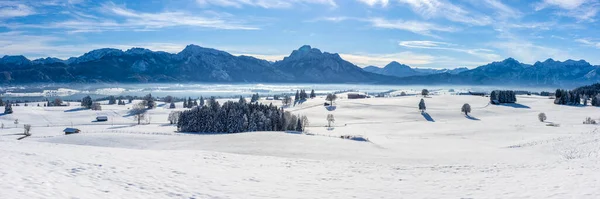 Panoramisch Landschap Met Verse Poedersneeuw Bergketen — Stockfoto
