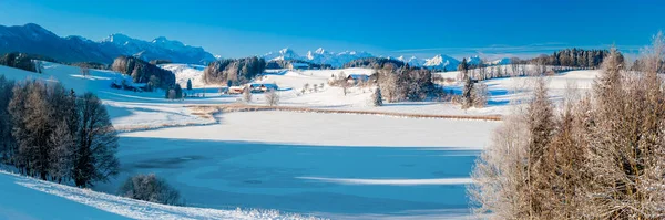 Paesaggio Panoramico Con Neve Fresca Polvere Catena Montuosa — Foto Stock