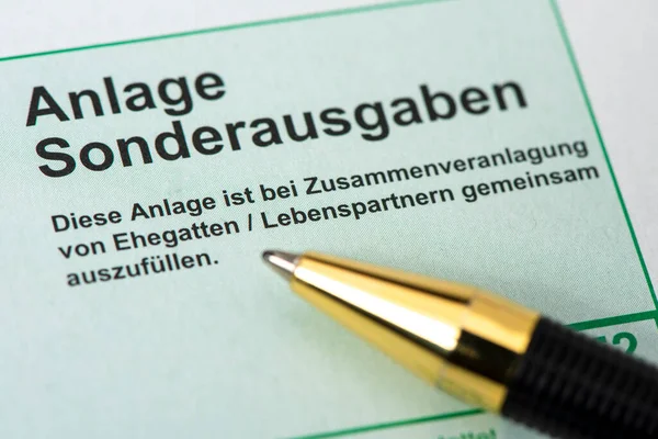 Niemiecka Deklaracja Podatkowa Dla Urzędu Skarbowego Formularzem — Zdjęcie stockowe