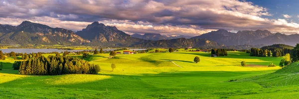 Bela Paisagem Rural Baviera Com Cordilheira Prado Primavera — Fotografia de Stock